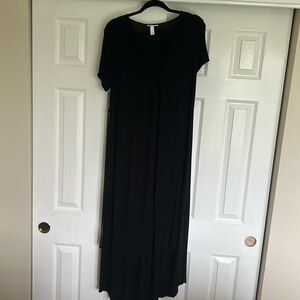 black maternity dress